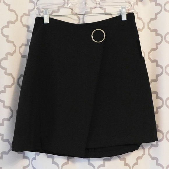 Charlotte Russe Dresses & Skirts - Charlotte Russe Black Front Flap Mini Skirt - M (NWT)